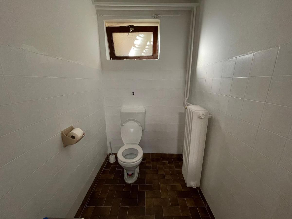 Szimpla Apartman Apartment Mişcolţ Exterior foto