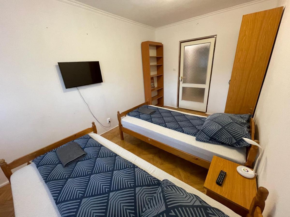Szimpla Apartman Apartment Mişcolţ Exterior foto